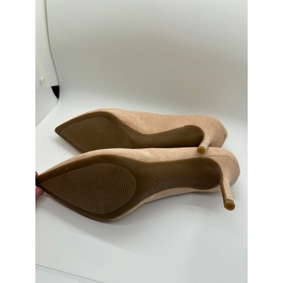 Katy Perry size 9.5 light tan microsuede pump - Picture 6 of 7
